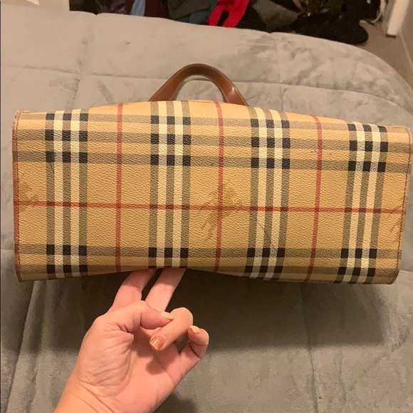 Burberry medium tote - Picture 9 of 11